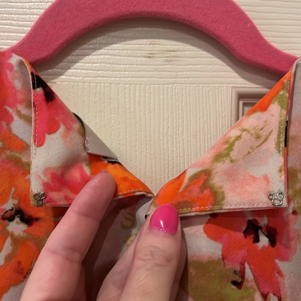 Loft floral blouse, small ๐ต - Picture 7 of 7